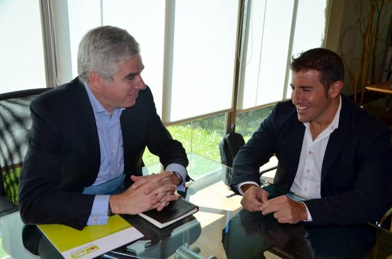 El candidato PRC a Santander junto al presidente de la Asoc. de Hosteleria