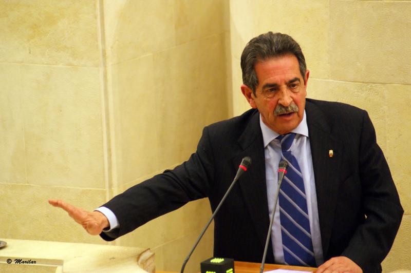 Miguel ?ngel Revilla durante una de sus intervenciones en el Parlamento