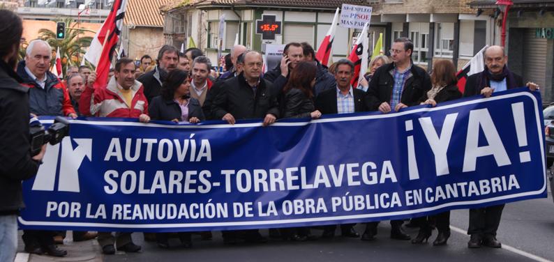 La cabeza de la manifestaci?n celebrada hoy en Solares