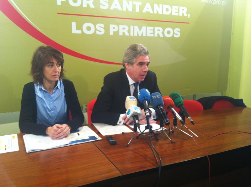 Amparo Coterillo y Jos? Mar?a Fuentes-Pila en un momento de la rueda de prensa