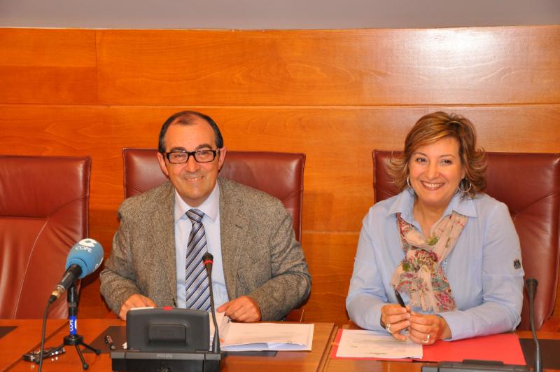 Rafael P?rez Tezanos y Rosa Vald?s, miembros de la Comisi?n de Investigaci?n de GFB 