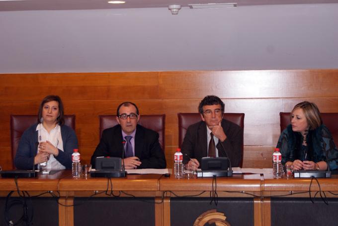 De izquierda a derecha, los regionalistas Rosa Vald?s y Rafael P?rez Tezanos y los socialistas Juan Guimerans y Ana Isabel M?ndez