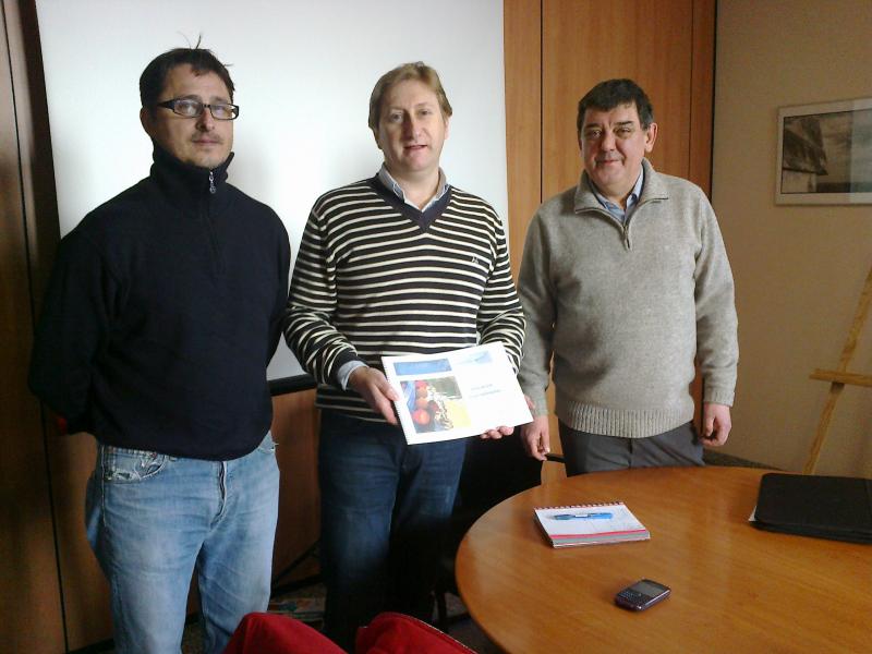 Jose Ucelay reunido en LLanes