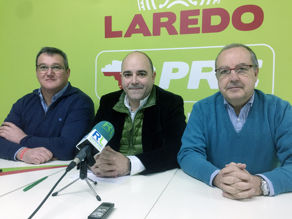 De izquierda a derecha, Ricardo Lombera, Pedro Diego y Antonio Bocanegra.