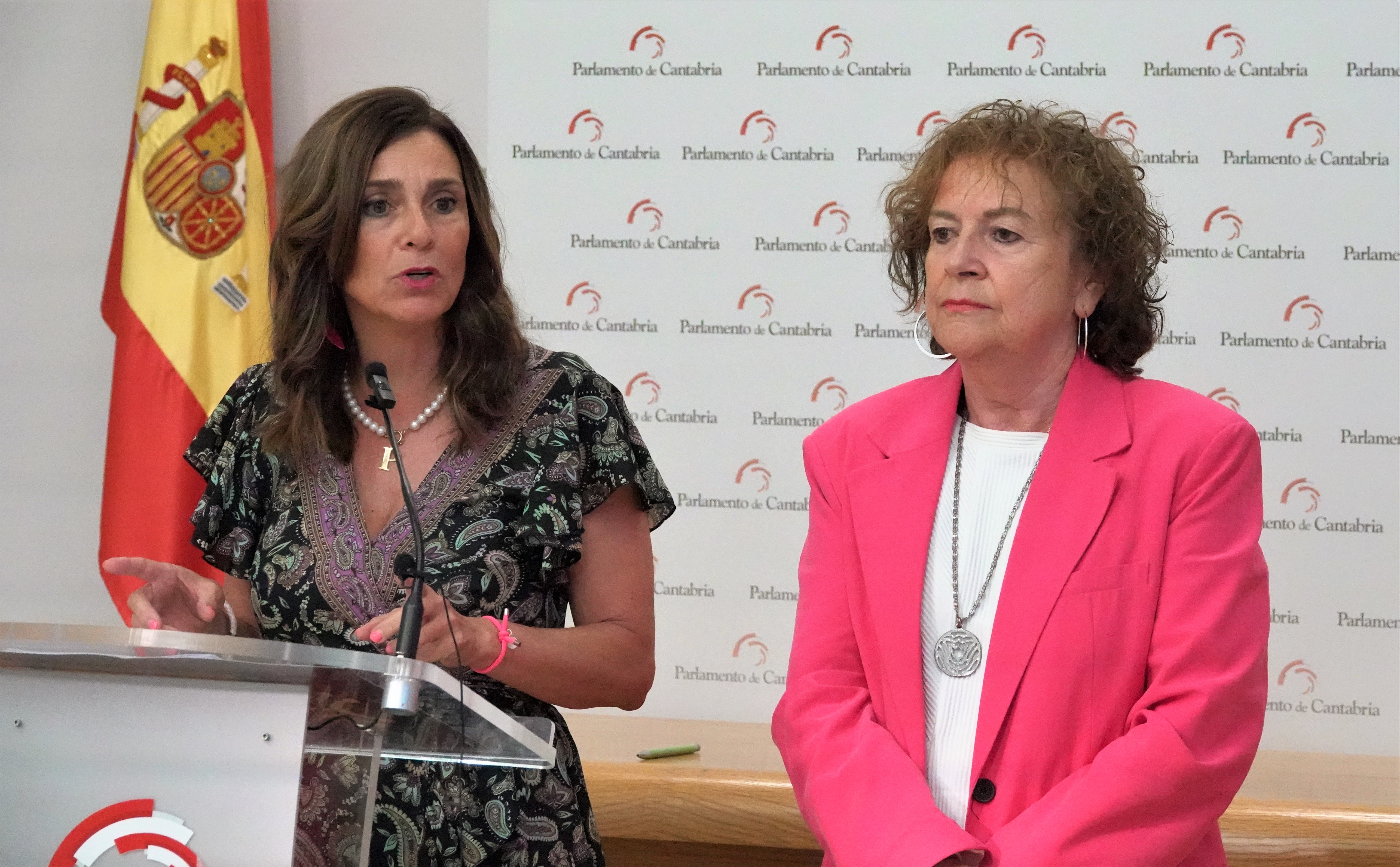 Paula Fernández y Teresa Noceda