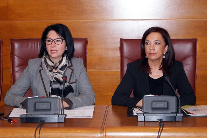 Eva Bartolom?, a la izquierda, y Matilde Ruiz