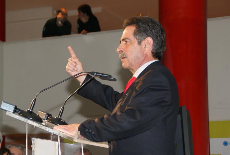 Revilla asegura que el PRC traer? a Cantabria los dos AVE