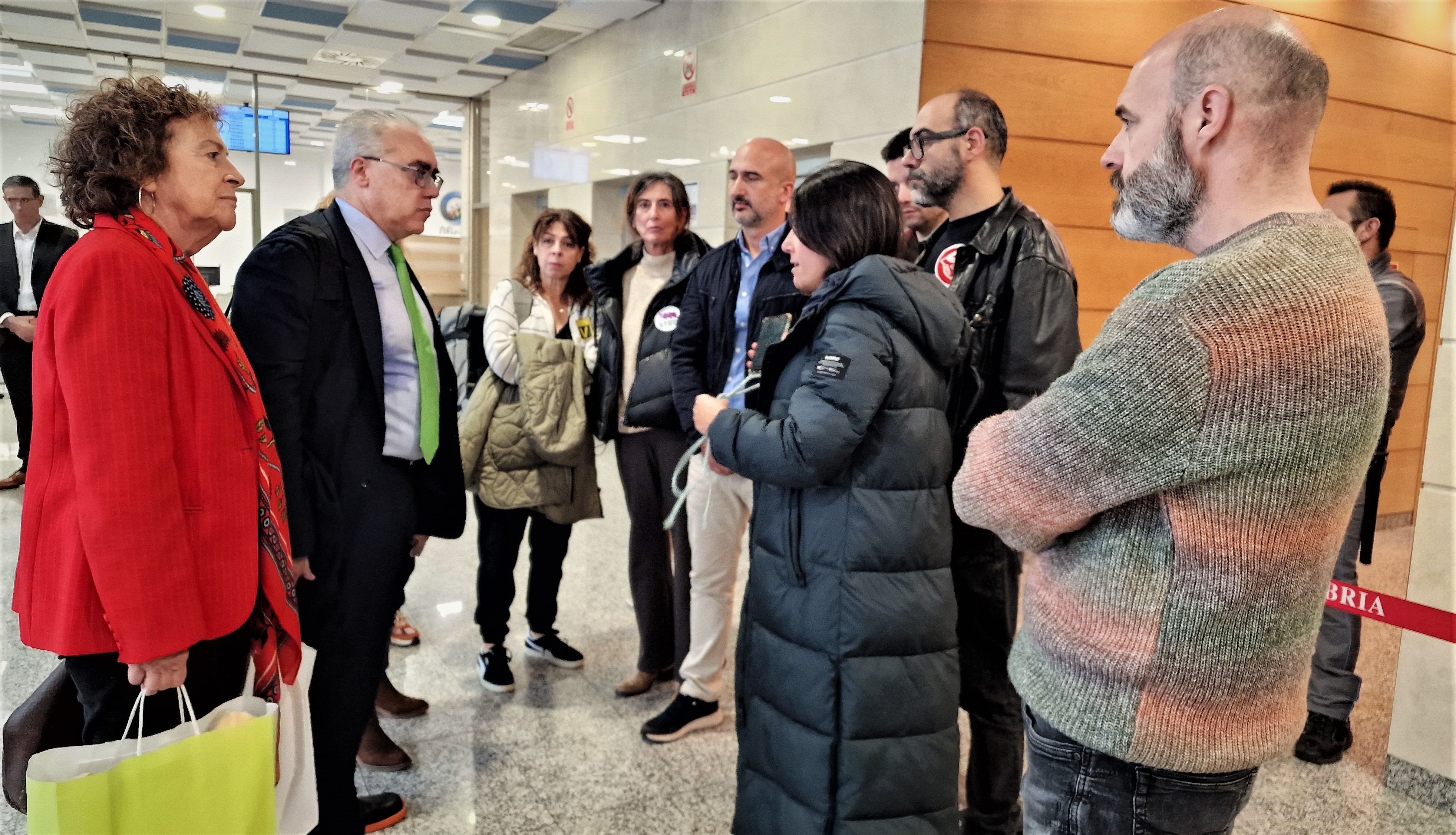 Los diputados del PRC durante su encuentro de hoy con la Junta de Personal Docente