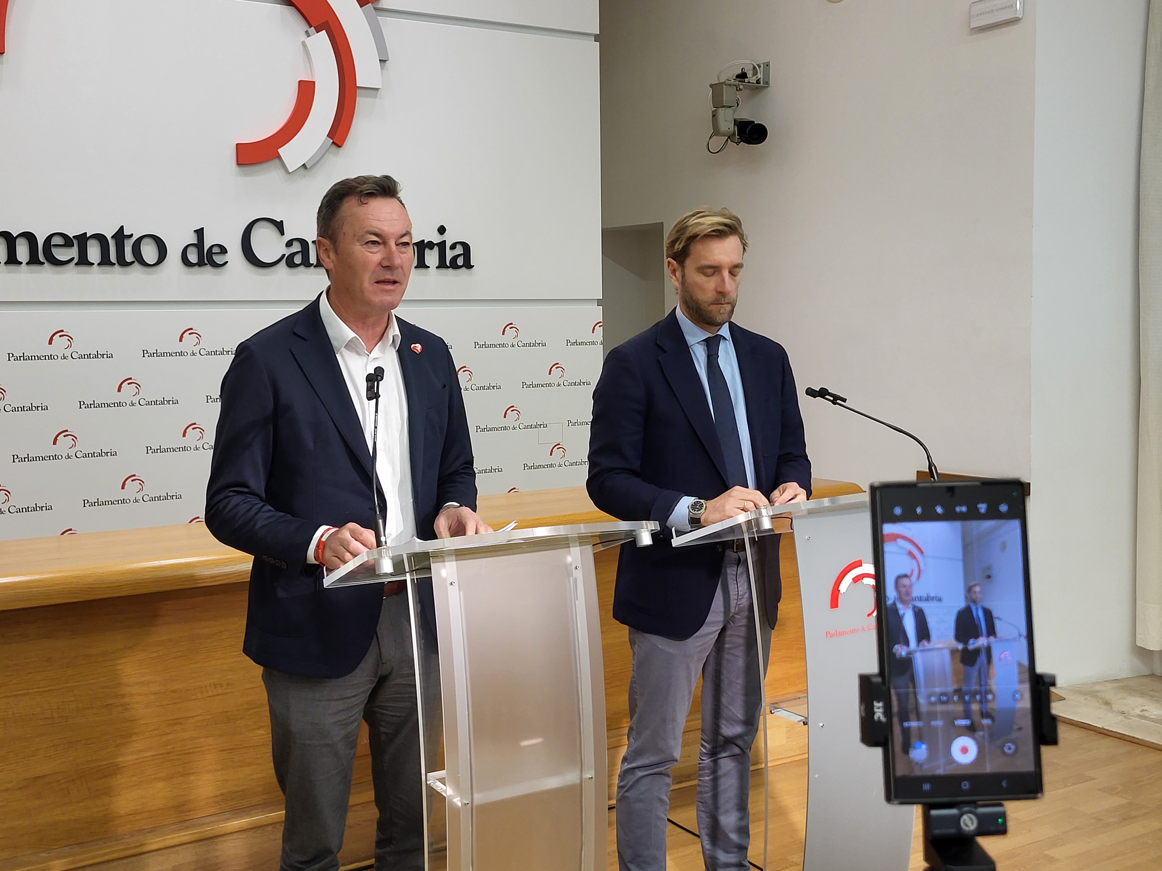 Guillermo Blanco pide la reparación inmediata del puente levadizo de Raos y compensaciones para los pescadores por los daños derivados de su mal funcionamiento