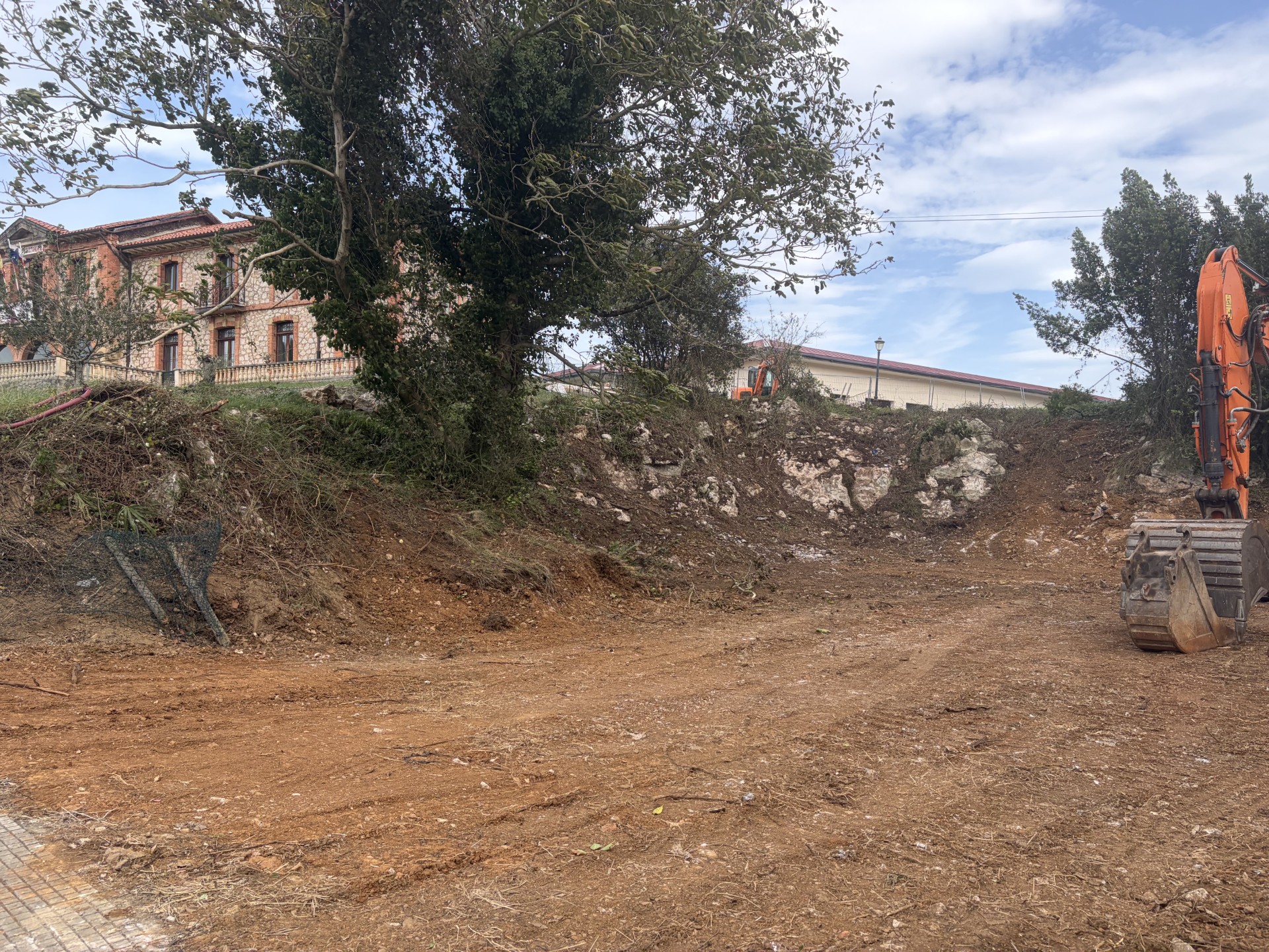 Vista de las obras iniciadas en Villaescusa