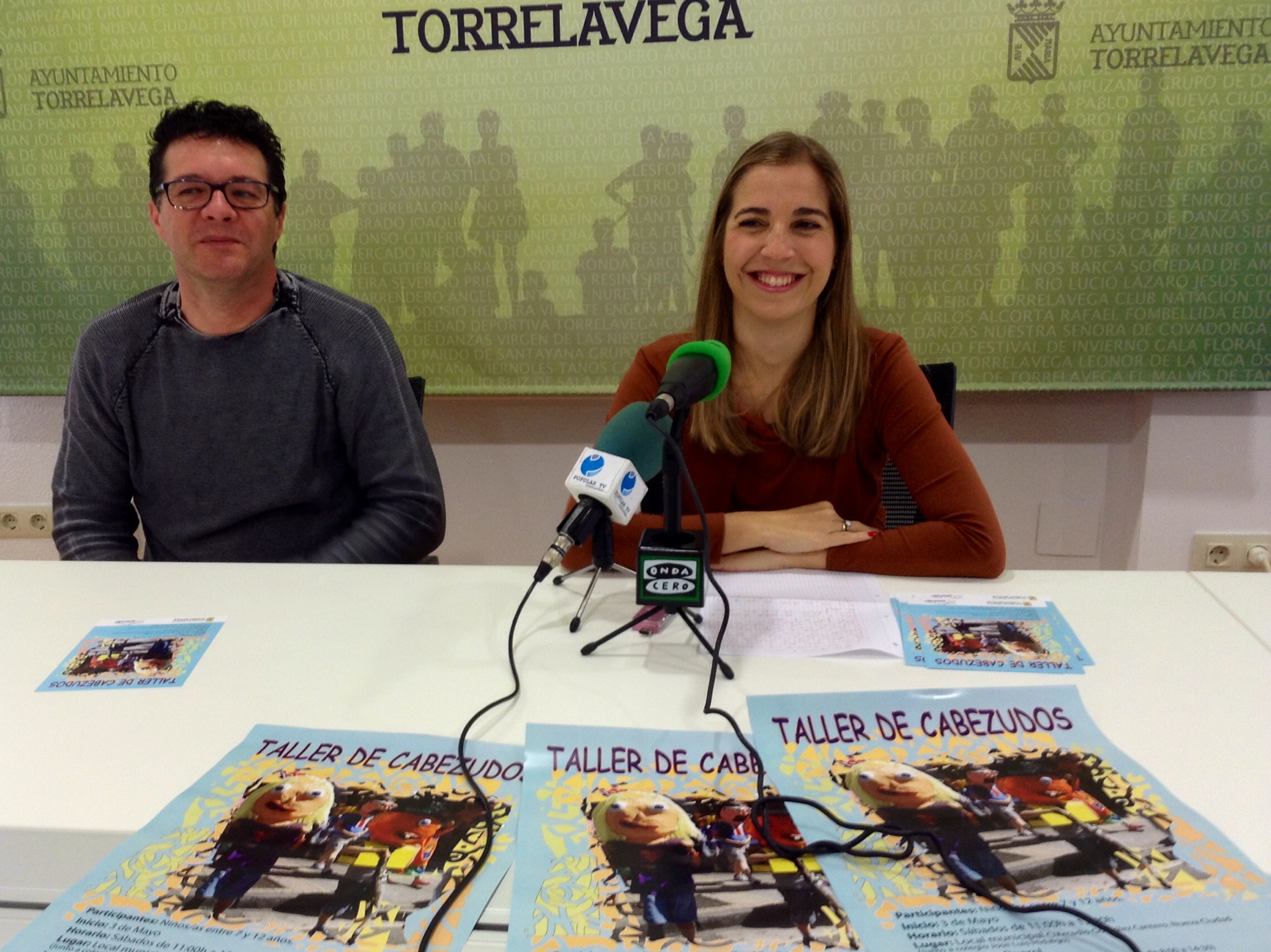 Juncal Herreros y Fran Querol en la presentaci?n del Taller de cabezudos