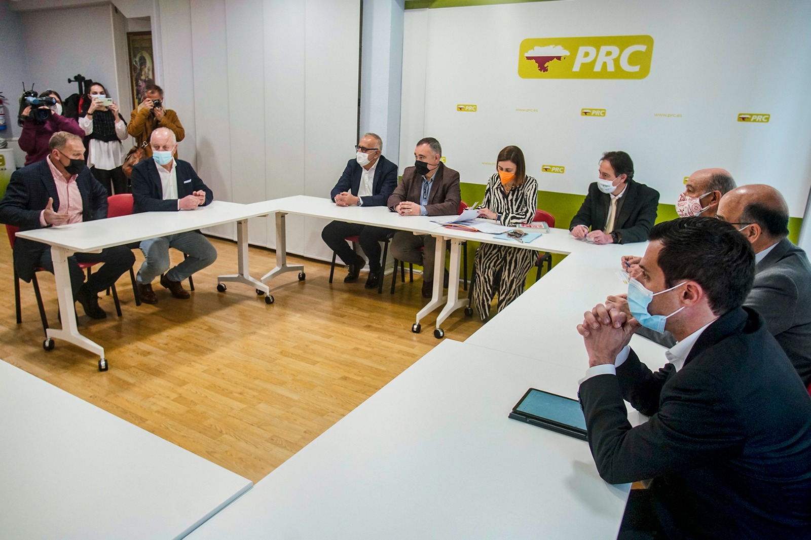 Foto de archivo de la reunión de trabajo mantenida en la sede del PRC.