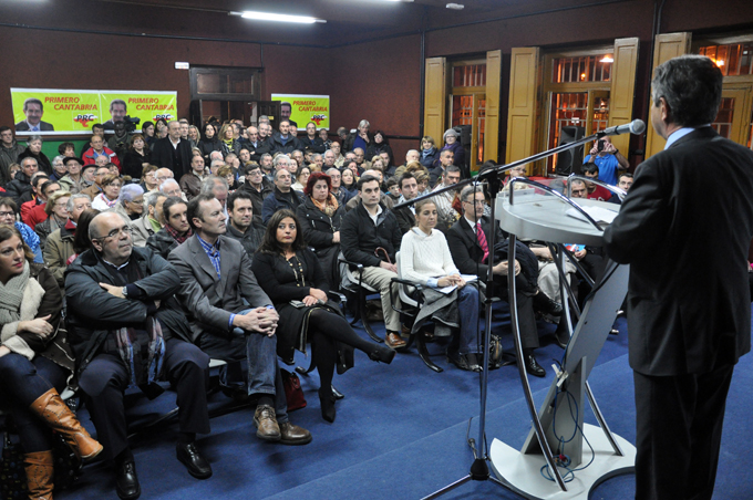 Miguel ?ngel Revilla durante la conferencia de ayer en Torrelavega