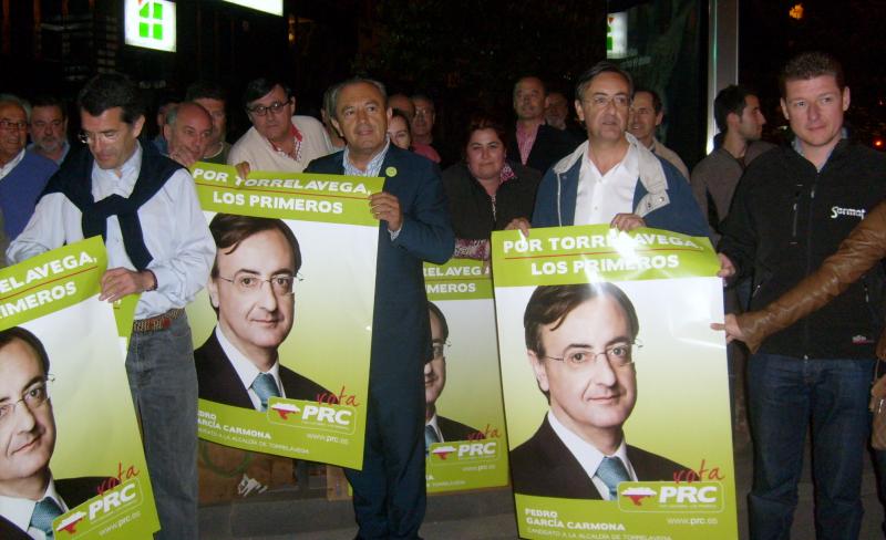 Pega de carteles en Cuatro Caminos