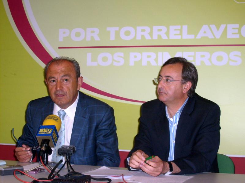 L?pez Marcano y Garc?a Carmona en rueda de prensa