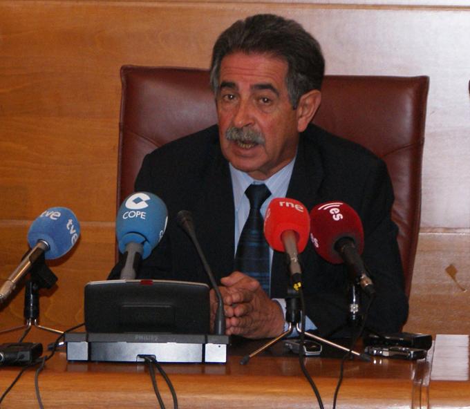 Revilla durante su comparecencia ante los medios de comunicaci?n.