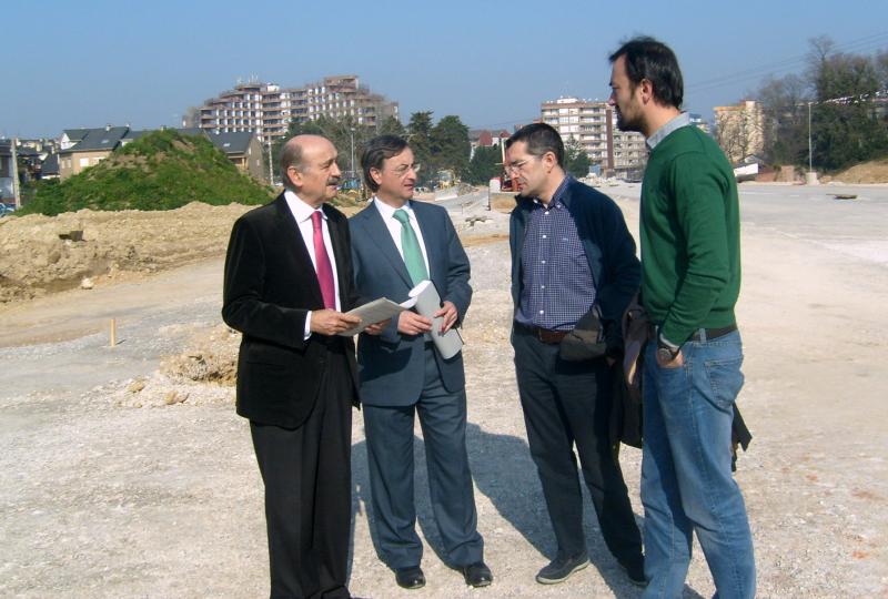 Maz?n, G. Carmona, P?rez Noriega y Javier L. Estrada en la Finca del Asilo