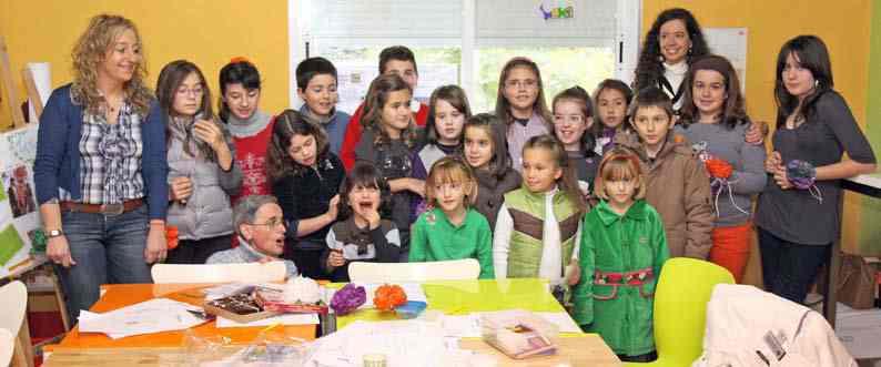 Ni?os y ni?as de los Colegios Pedro del Hoyo y Fray Pablo participantes en las actividades de Comercio Justo