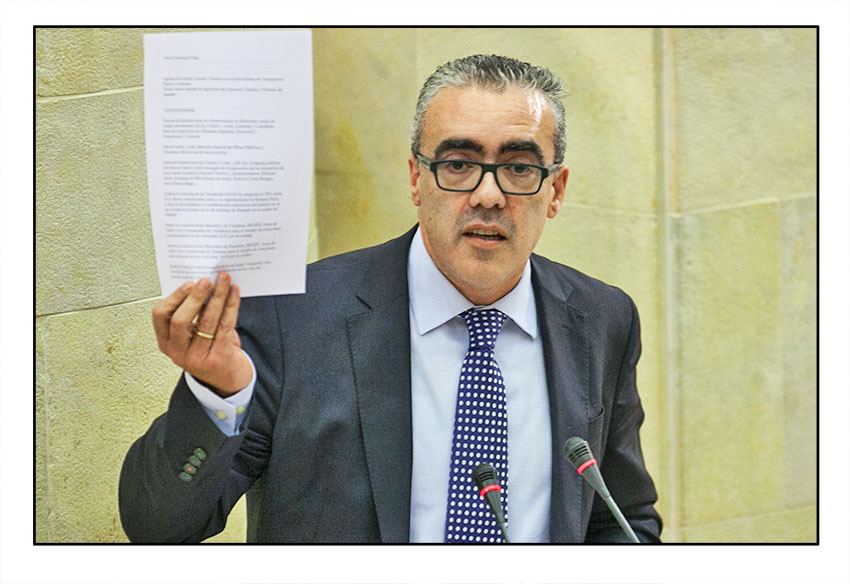 Pedro Hernando, portavoz del Grupo Parlamentario Regionalista, durante su intervención. (Foto: Tomás Blanco)