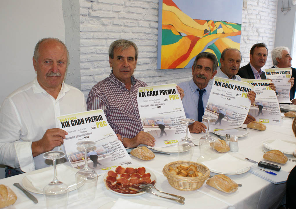 Los representantes regionalistas durante la presentación del XIX Campeonato de Bolos PRC.