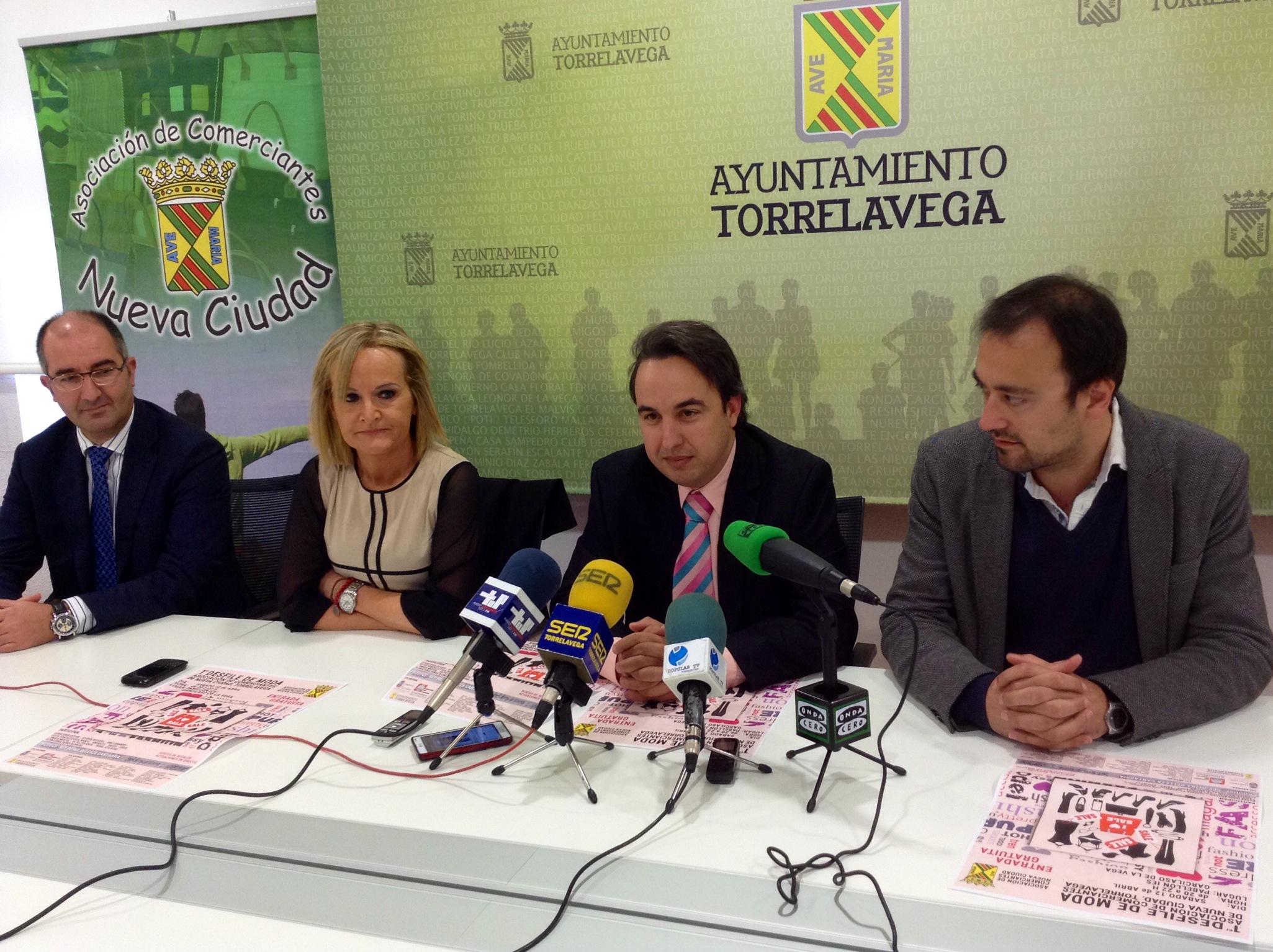 Presentaci?n del Desfile de Modas Asociaci?n de Comerciantes de Nueva Ciudad