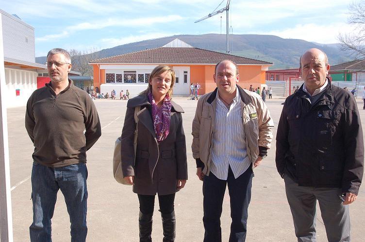 Francisco Prieto, Ana Obreg?n, ?ngel Cobo y Miguel Ot? en el C.P. Gerardo Diego