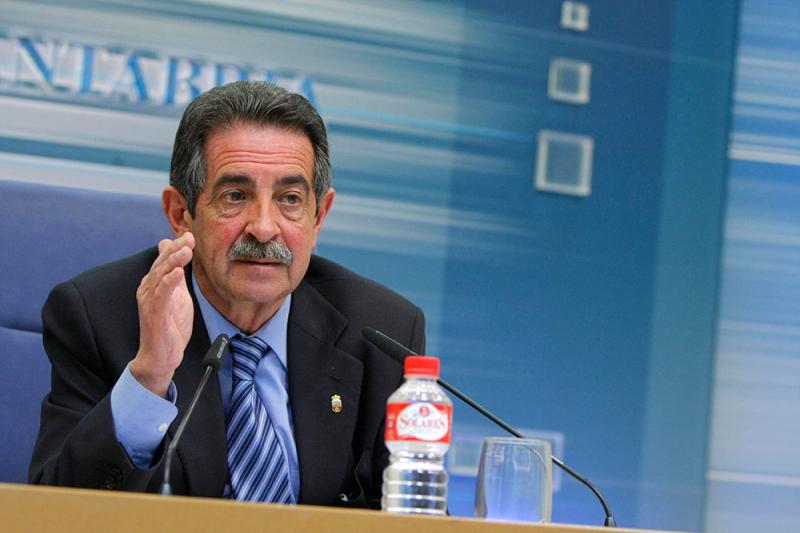 Revilla anima a los c?ntabros a acudir ma?ana a Monz?n de Campos