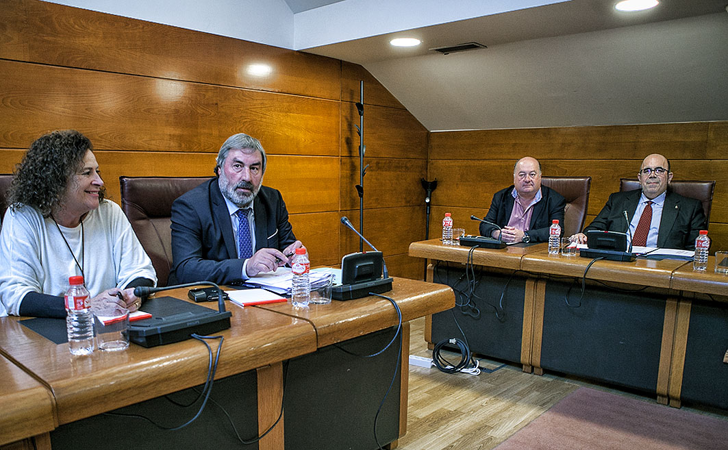 Los diputados del PRC junto al consejero.
