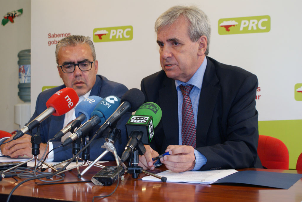 Pedro Hernando, portavoz regionalista en el Parlamento, y Rafael de la Sierra, vicesecretario general y secretario de Organización del PRC.