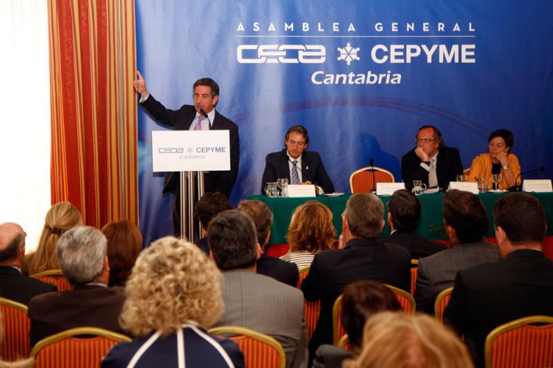 Revilla, durante el discurso en la sede de la CEOE