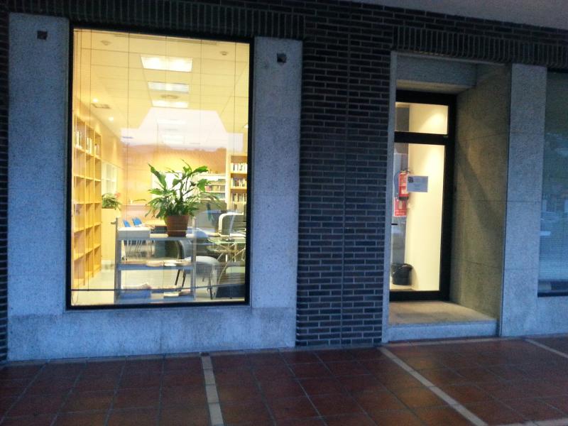 Local alquilado de la Calle La Magdalena para Biblioteca provisional