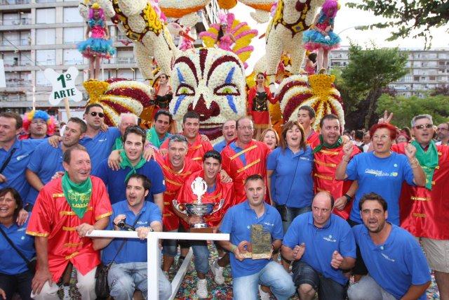  C?rgola fu?  la Carroza Ganadora de la Batalla de Flores 2010 del Grupo Come Golayu