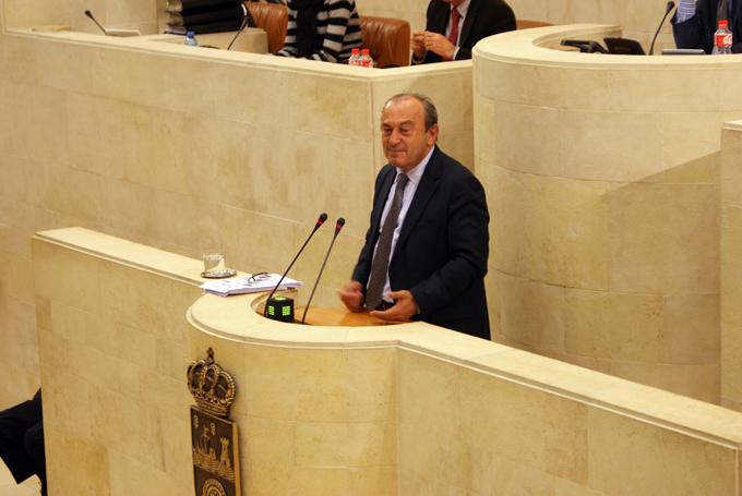 Javier L?pez Marcano durante su intervenci?n en el pleno