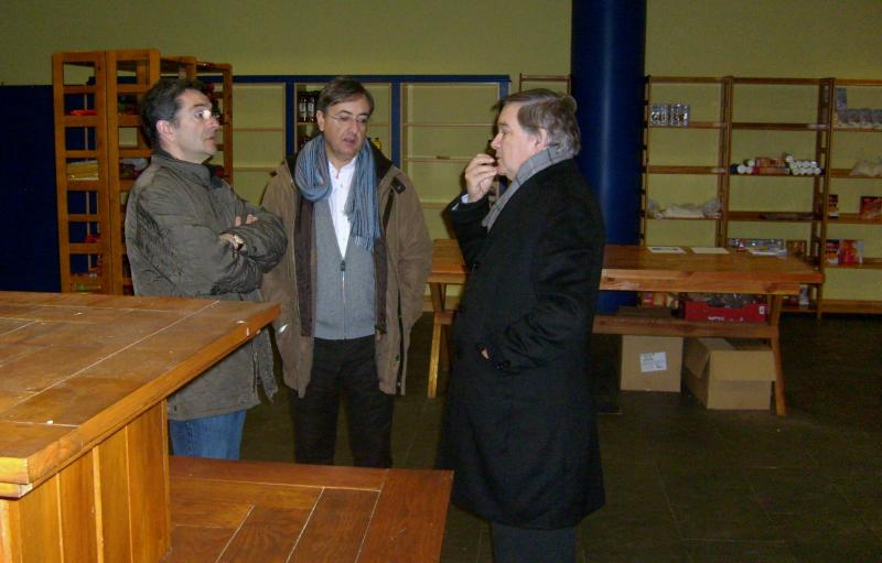 Pedro G. Carmona y Pedro P. Noriega junto a Miguel ?ngel Fern?ndez en las instalaciones de Coorcopar