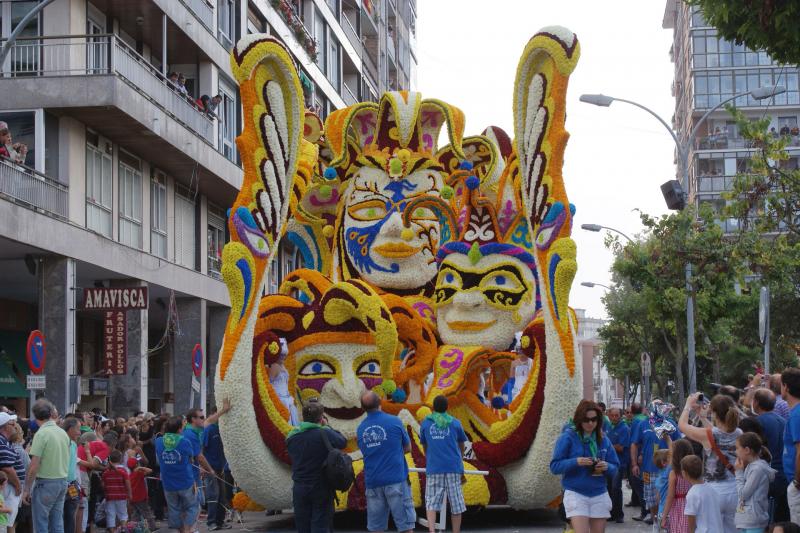 'Mascarella', carroza ganadora de la Batalla de Flores 2011 de la Asociaci?n Come Golayu Que Lo Ha Hechu G?ela