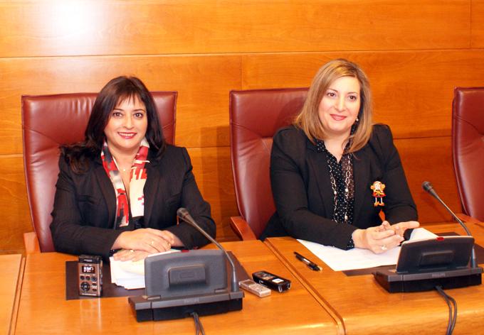 Alodia Blanco, a la izquierda, y Rosa Vald?s.