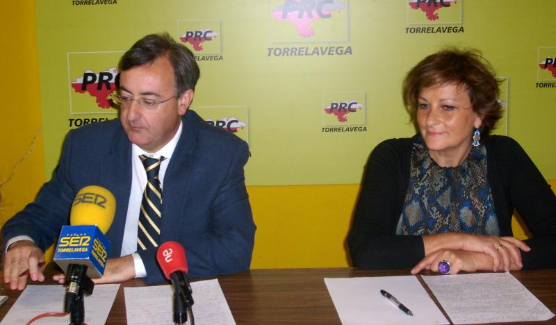 Garc?a Carmona y Conchi Solanas en rueda de prensa