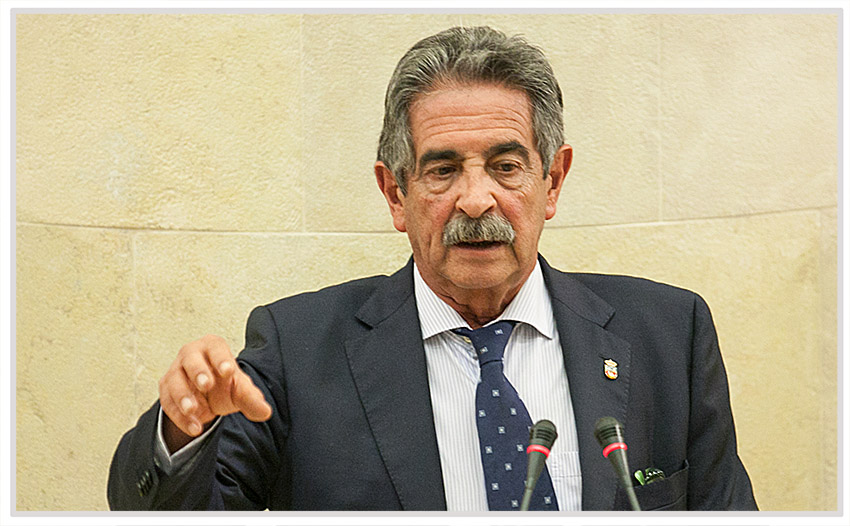 Miguel Ángel Revilla durante una intervención en el Parlamento.