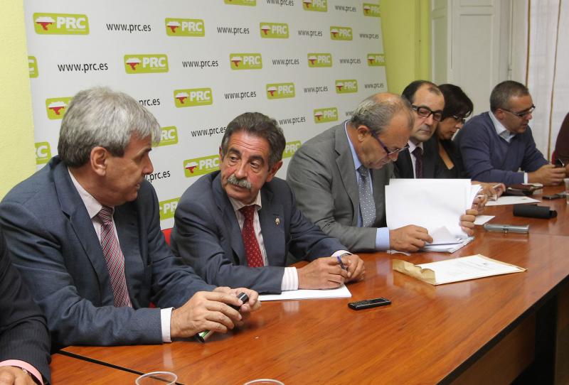 Dirigentes del PRC en una reuni?n de la Ejecutiva del partido
