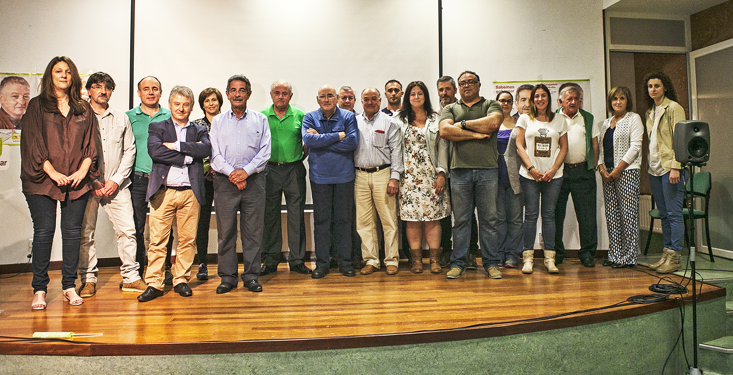 Miguel Ángel Revilla con la candidatura de Villaescusa