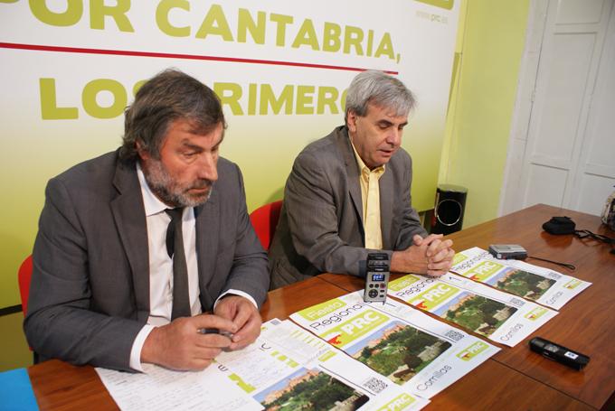 Fernando Fern?ndez, a la izquierda, y Rafael de la Sierra en la presentaci?n de la XIX Fiesta Regionalista
