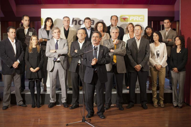 Miguel ?ngel Revilla junto al resto de candidatos del PRC al Congreso y al Senado