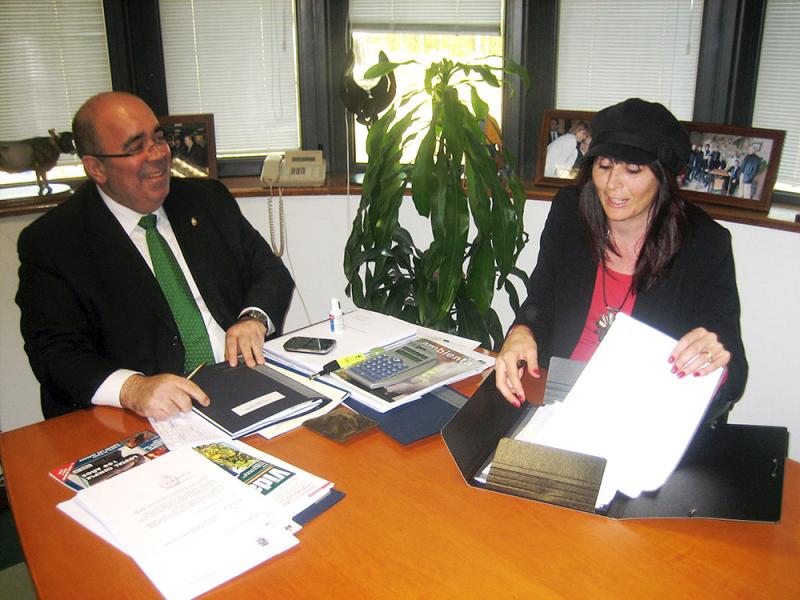 Oria y Roc?o Herrero analizan las prioridades del municipio