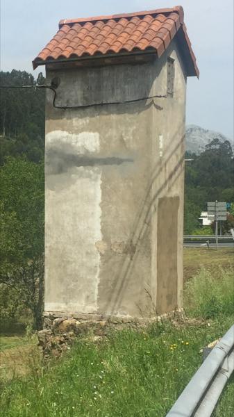 Edificio no municipal.