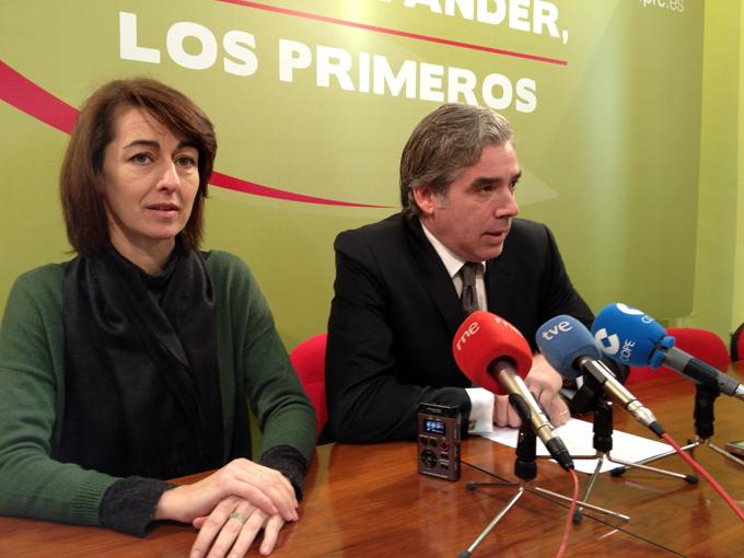 Fuentes-Pila, acompa?ado por la concejala Amparo Coterillo
