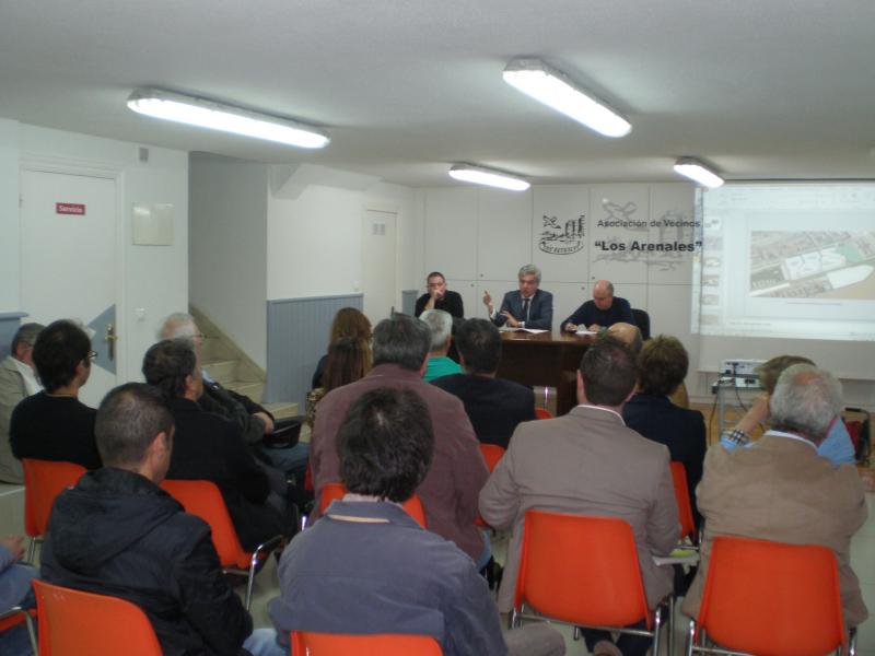 Encuentro informativo con los vecinos de Castilla-Hermida