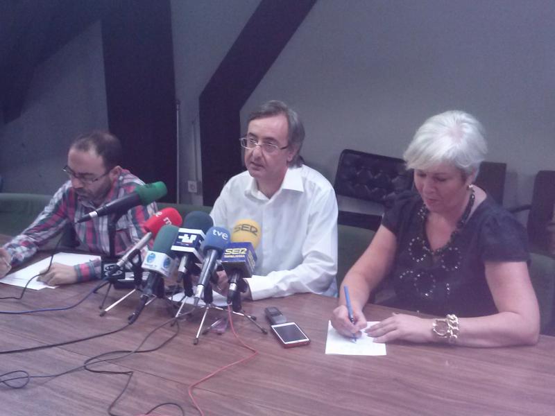 Pedro G. Carmona junto a G. Morante e Iv?n Mart?nez en la rueda de prensa