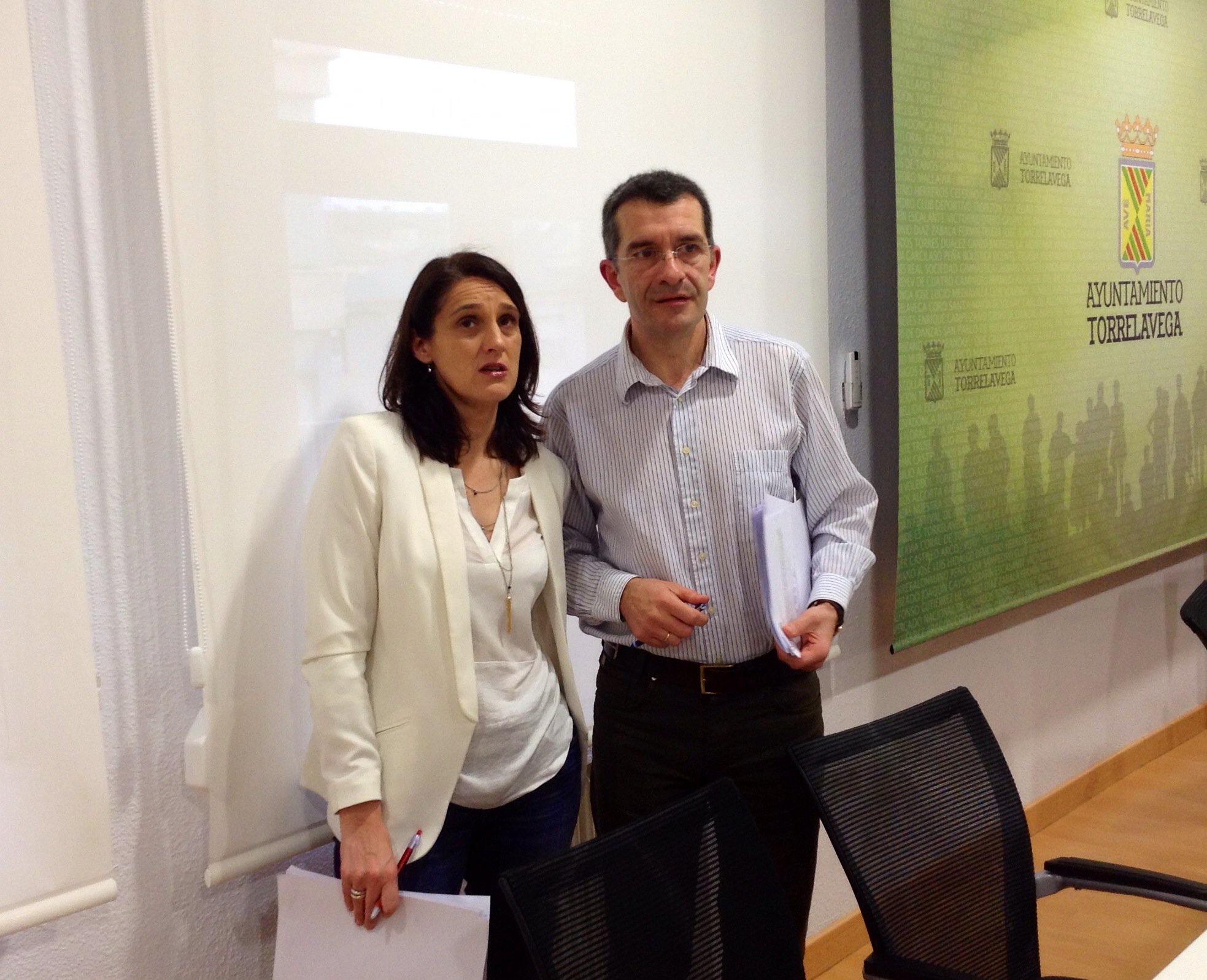 Pedro P. Noriega y Lidia R. Salm?n en rueda de prensa