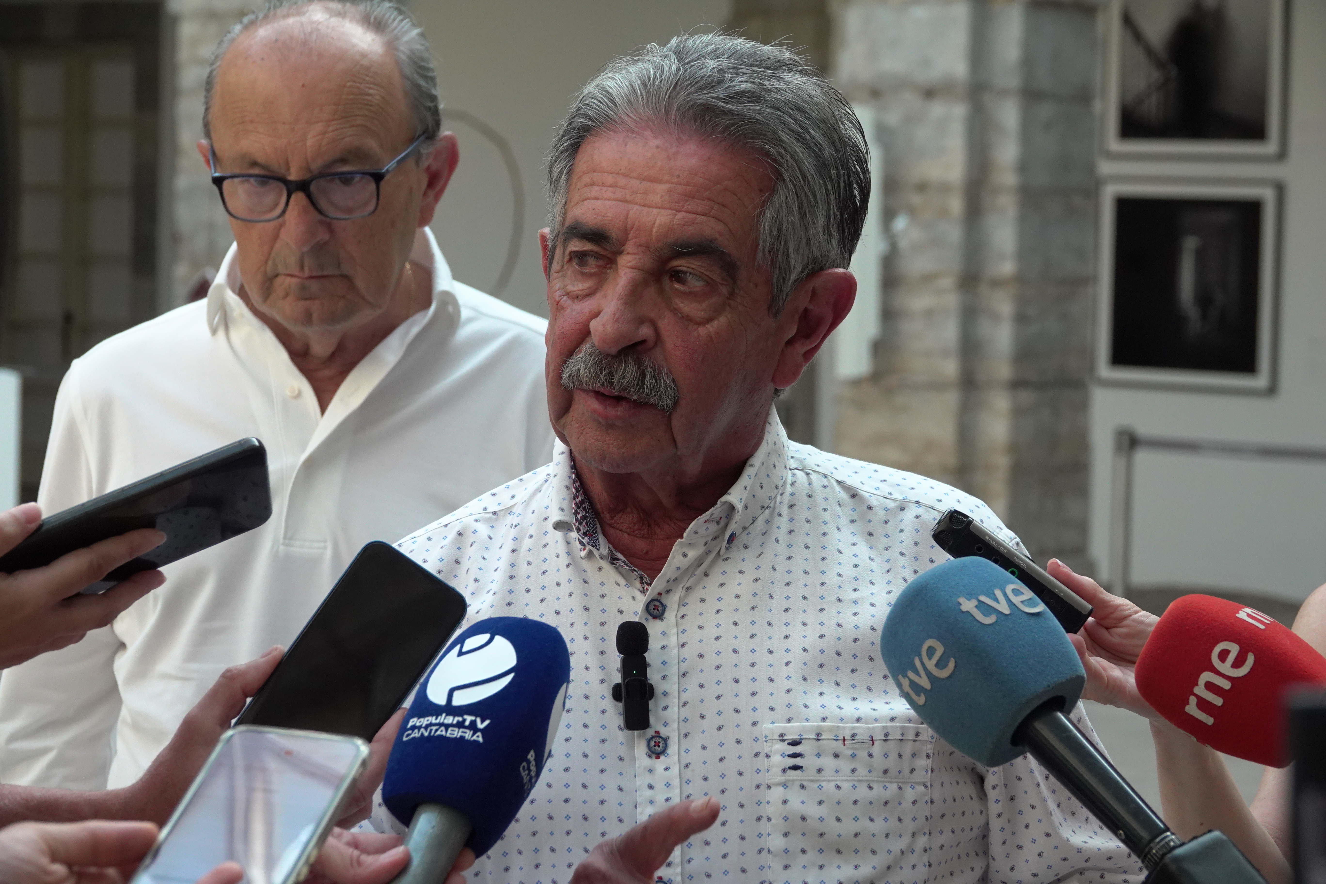 Miguel Ángel Revilla en su comparecencia ante los medios