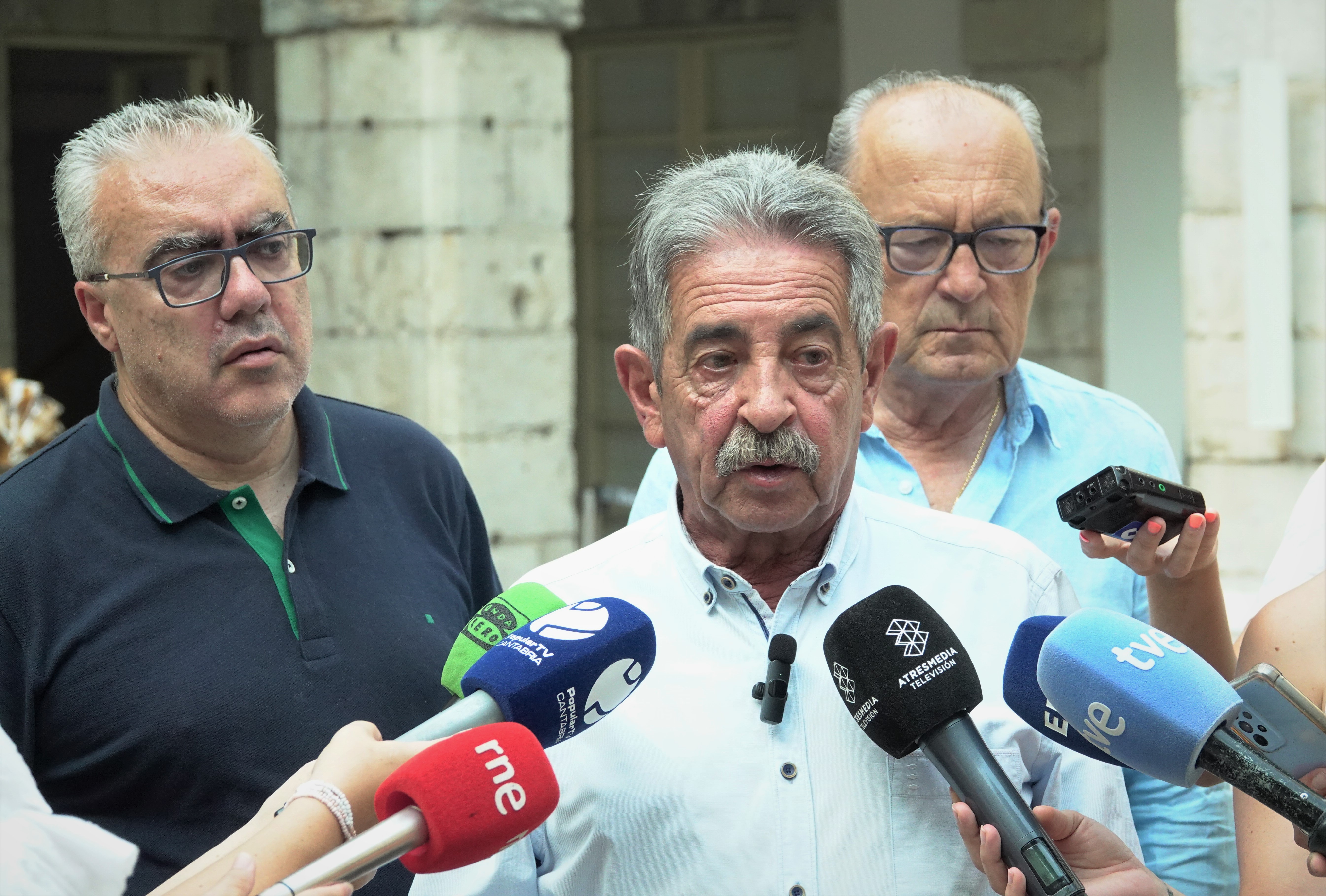 Miguel Ángel Revilla durante su comparecencia de hoy ante los medios